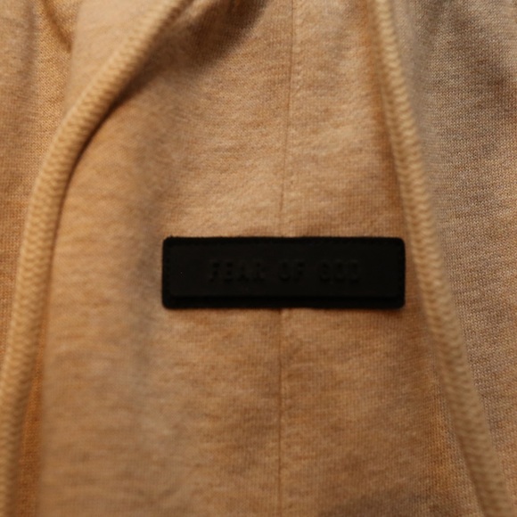 Fear of God Essentials Shorts - Picture 3 of 5